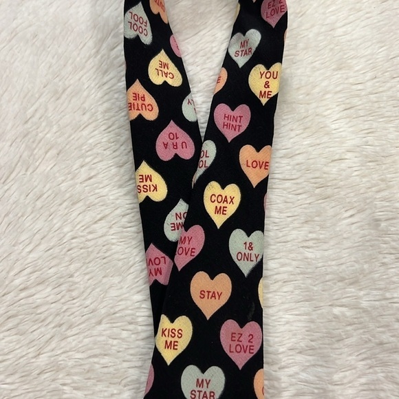Metropolis 100% Italian silk heart Tie - Picture 11 of 12
